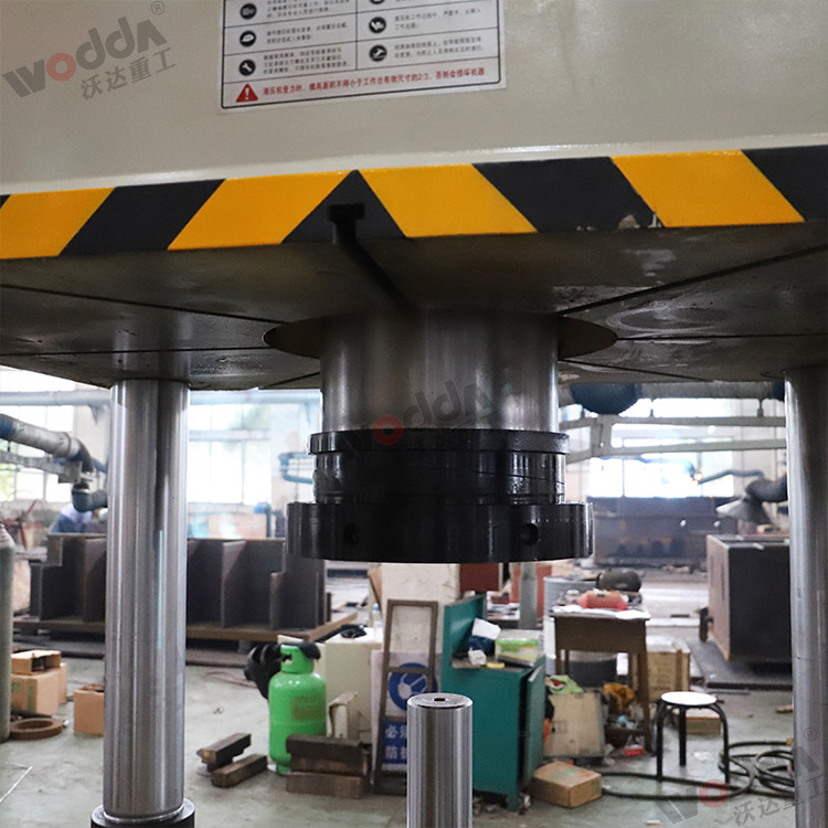 封頭液(ye)壓機沖頭(tou) 封頭液壓(ya)機沖頭