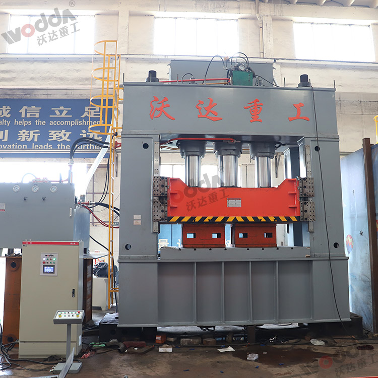 框(kuang)架式(shi)薄闆(pan)拉伸(shen)液壓(ya)機