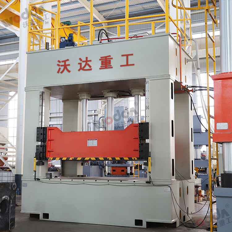 250噸框(kuang)架液壓機(ji)（三缸）