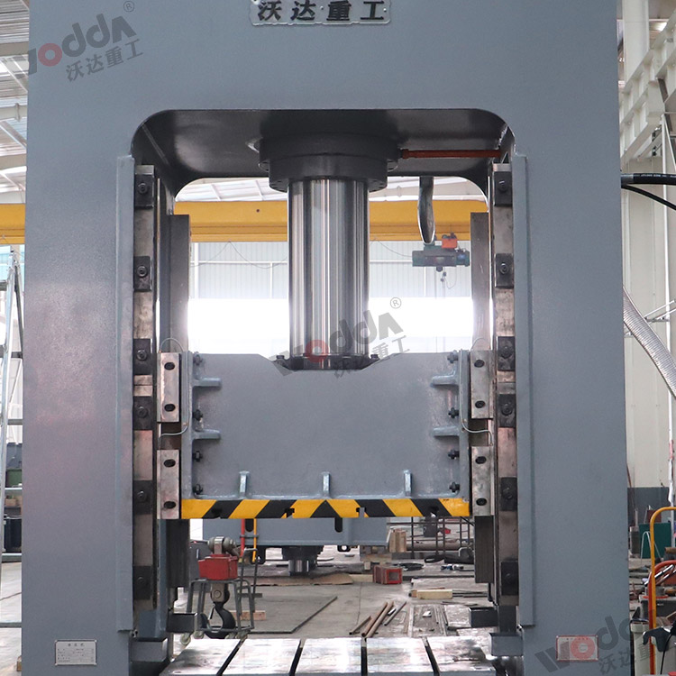 200噸框(kuang)架液(ye)壓機(ji)（滑塊(kuai),導軌(gui)）