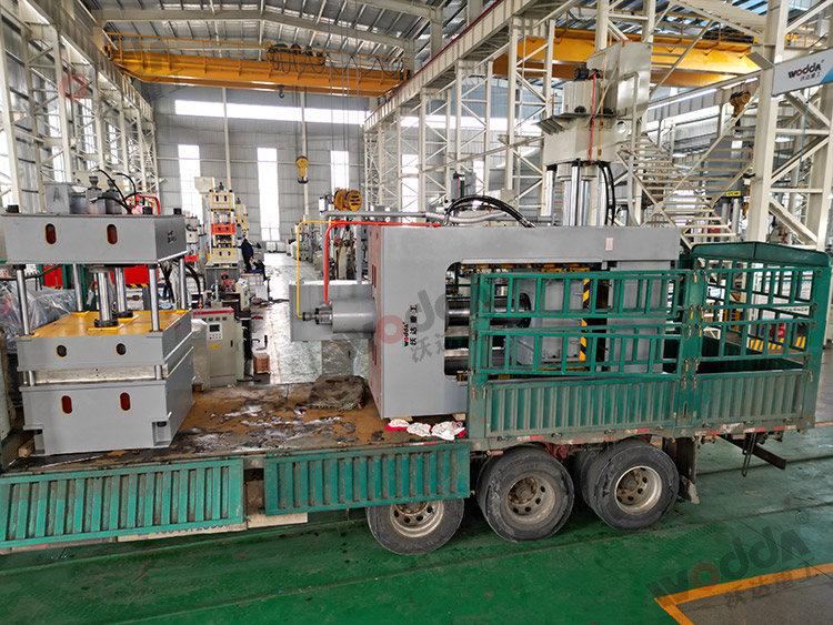 200噸框(kuang)架壓(ya)力機(ji)發貨(huo)