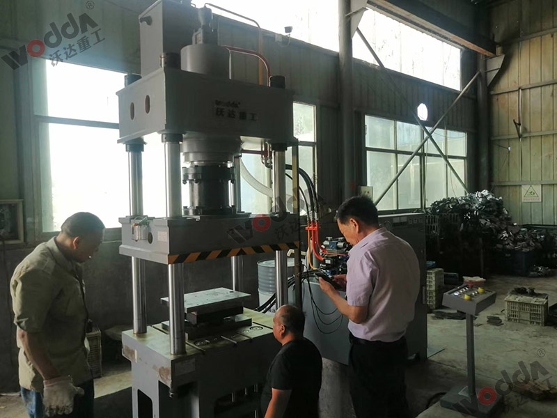 200噸不鏽鋼(gang)離心風機(ji)成型液壓(ya)機（圖2）