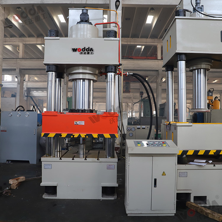 500噸(dun)動力電(dian)池電芯(xin)鋁殼拉(la)伸液壓(ya)機（圖1）