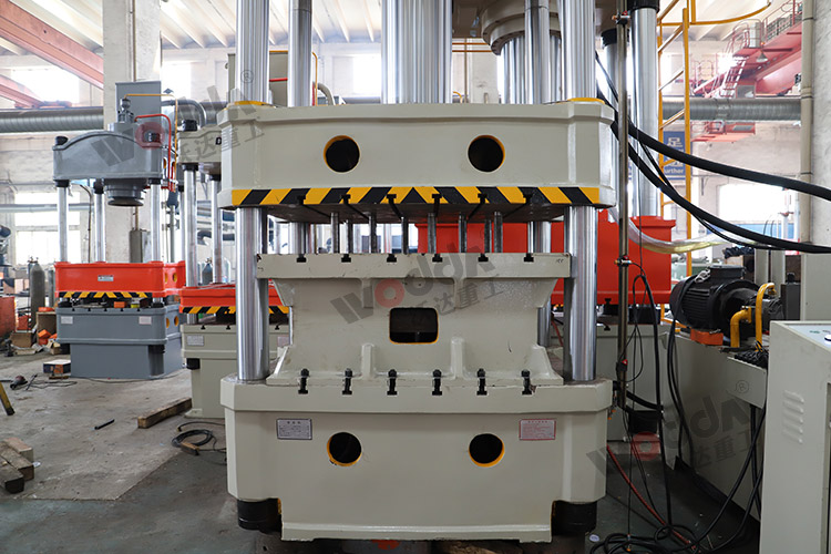 315噸拉伸(shen)液壓機(ji)（上置液(ye)壓墊3）