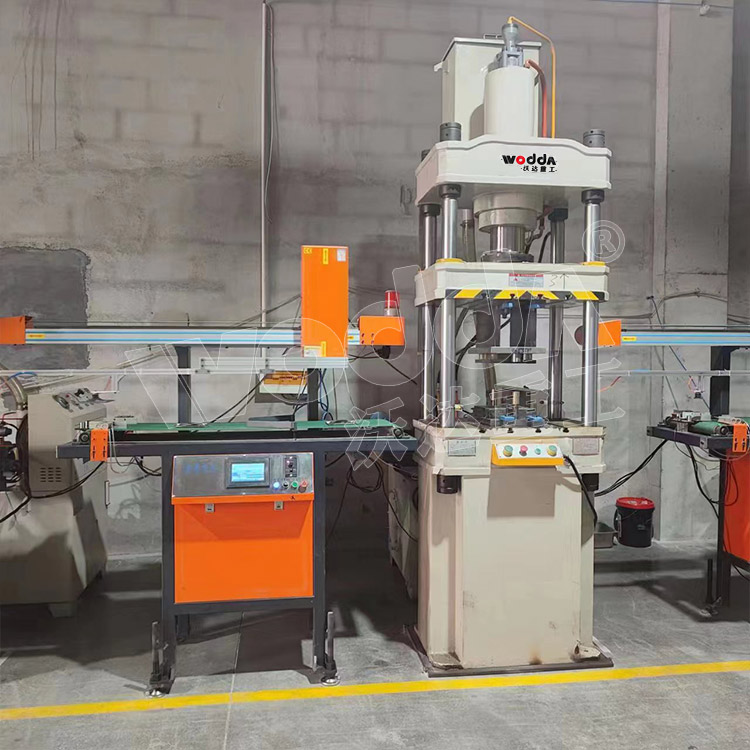 100噸不(bu)鏽鋼(gang)廚具(ju)拉伸(shen)液壓(ya)機