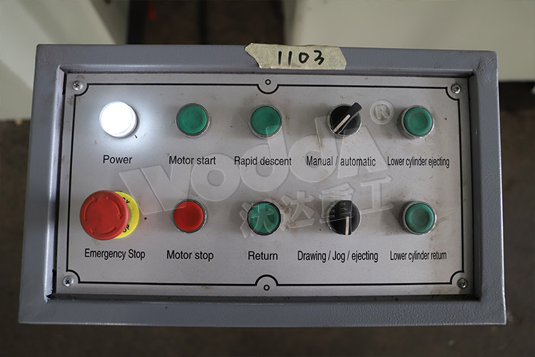 150噸拉(la)伸機（控(kong)制台）