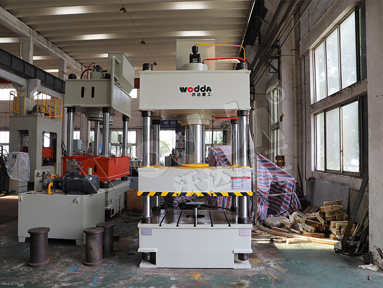 250噸拉(la)伸液壓(ya)機