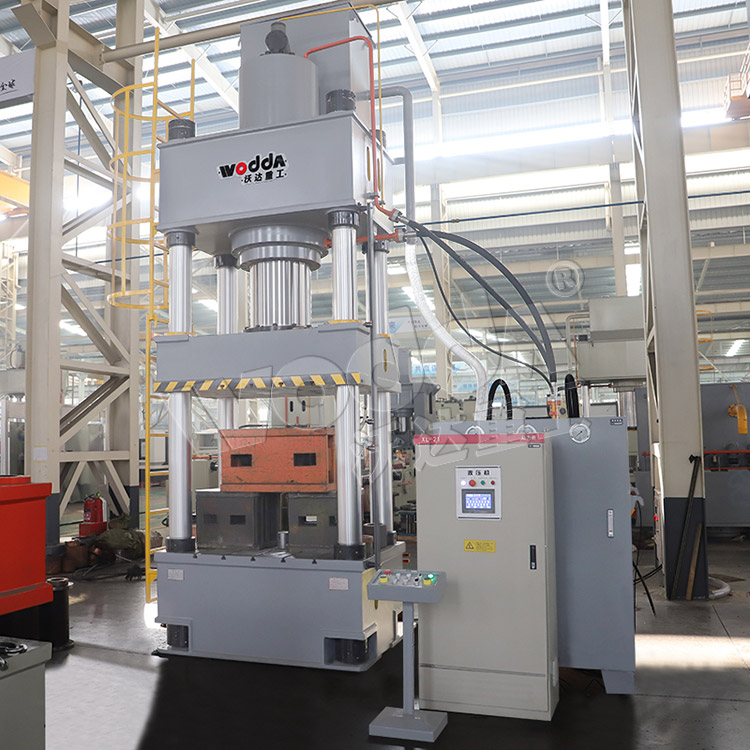 630噸拉(la)伸液(ye)壓機(ji) 630噸拉(la)伸液(ye)壓機(ji)