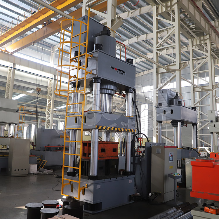 630噸液(ye)壓拉(la)伸機(ji) 630噸液(ye)壓拉(la)伸機(ji)