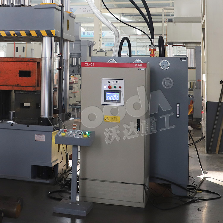 630噸液(ye)壓機(ji)伺服(fu)動力(li)櫃、移(yi)動工(gong)作台(tai) 630噸液(ye)壓機(ji)伺服(fu)動力(li)櫃、移(yi)動工(gong)作台(tai)