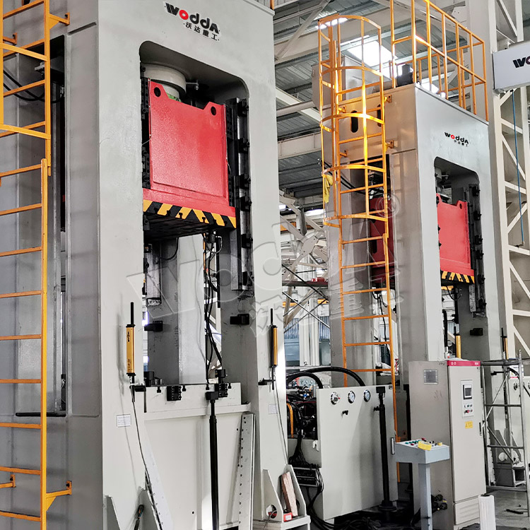 630噸(dun)框架液(ye)壓機（兩(liang)台）