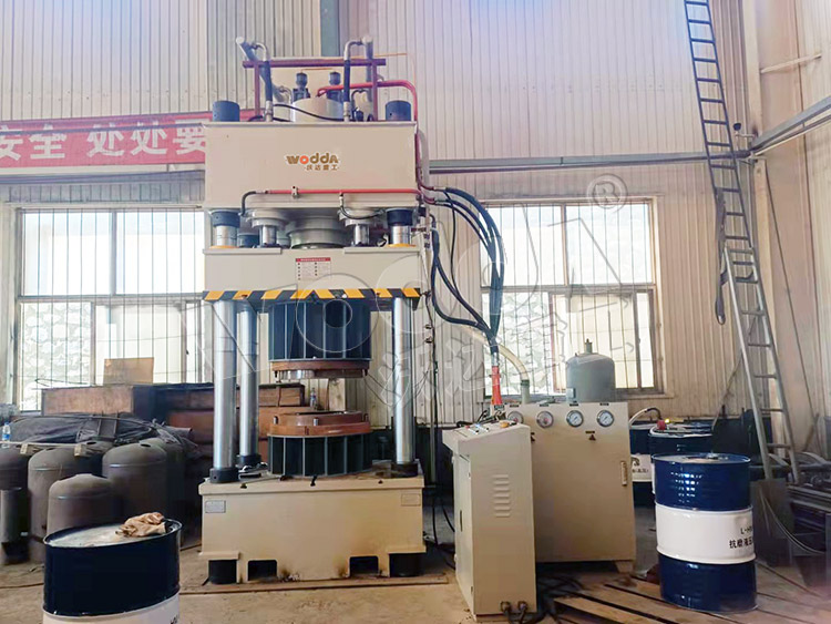 315噸封(feng)頭拉伸(shen)液壓機(ji)