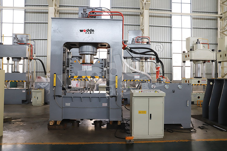 315噸框(kuang)架式薄(bao)闆拉伸(shen)液壓機(ji)