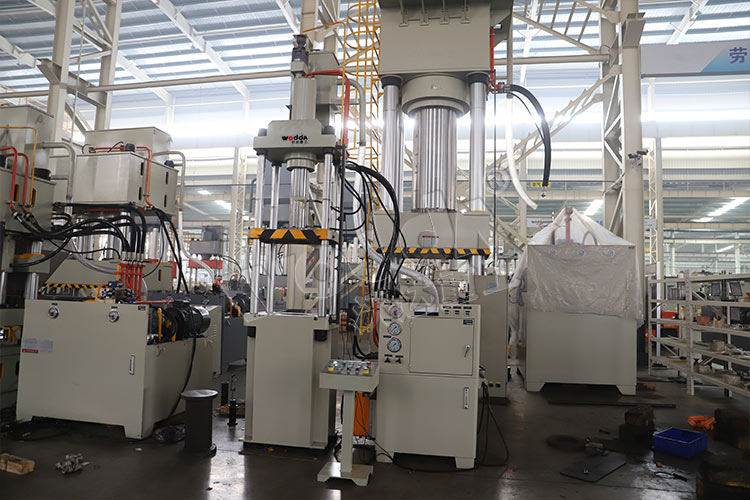 汽車濾(lü)清器外殼(ke)拉伸液壓(ya)機