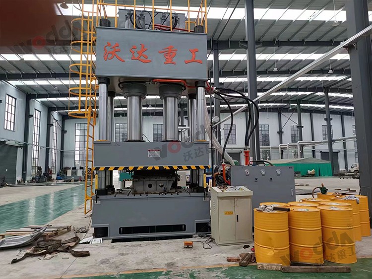 800噸汽車配(pei)件液壓機(ji)