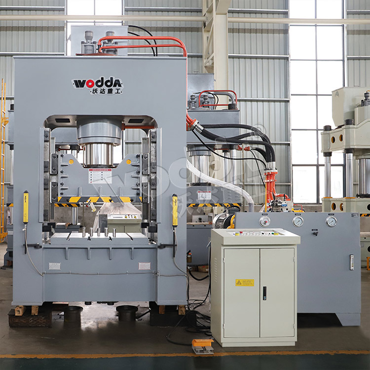 框(kuang)架式(shi)薄闆(pan)拉伸(shen)液壓(ya)機