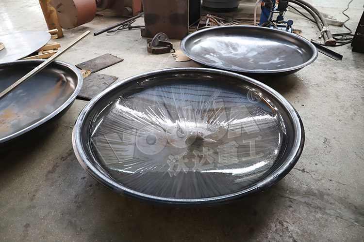 大(da)型封(feng)頭