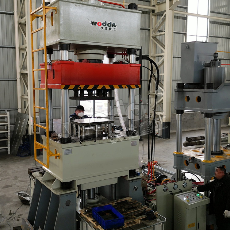 315噸不鏽(xiu)鋼蹲便器(qi)拉伸液壓(ya)機 315噸不鏽(xiu)鋼蹲便器(qi)拉伸液壓(ya)機