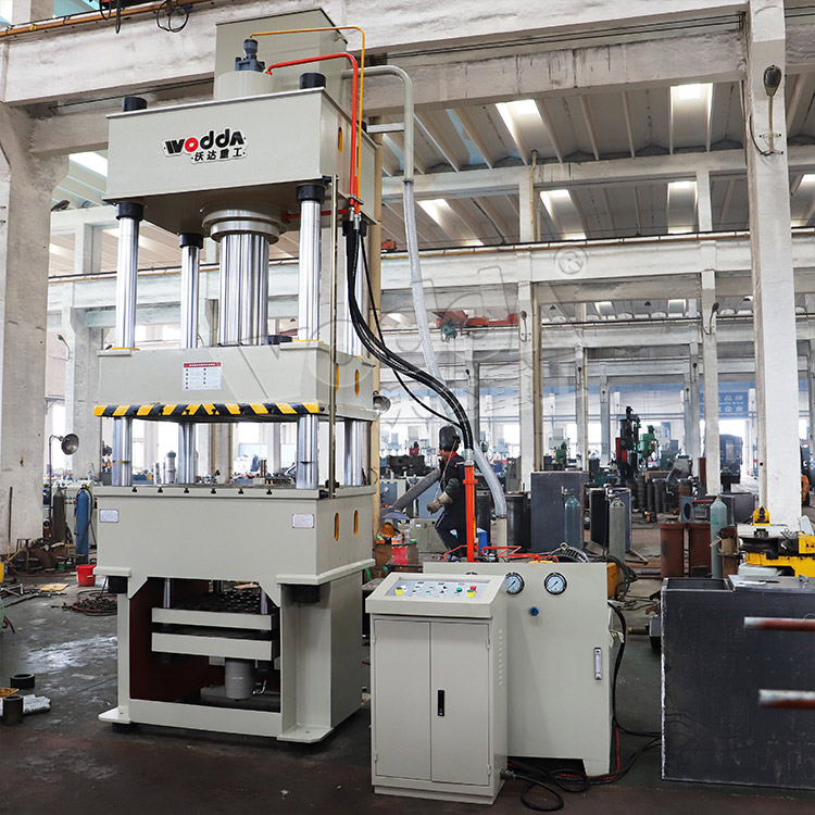 315噸不(bu)鏽鋼(gang)拉伸(shen)液壓(ya)機