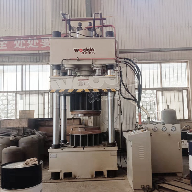 315噸封(feng)頭液(ye)壓機(ji)