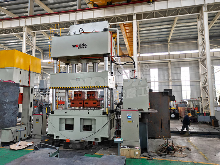 1000噸拉(la)伸機(ji)