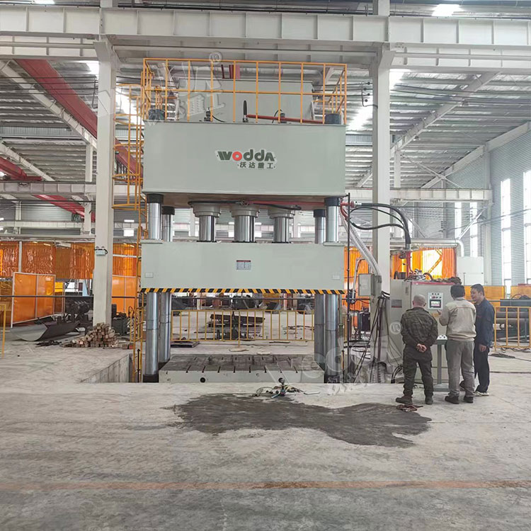 1000噸(dun)汽車配(pei)件四柱(zhu)拉伸液(ye)壓機