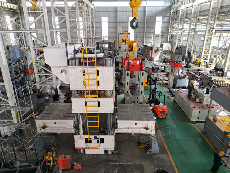 3000噸(dun)三梁(liang)四柱(zhu)壓力(li)機 (2) 3000噸(dun)三梁(liang)四柱(zhu)壓力(li)機 (2)