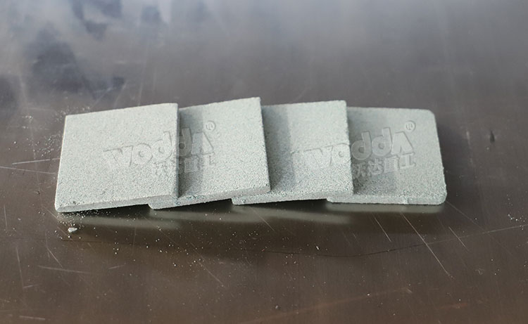 碳(tan)化矽粉末(mo)壓塊