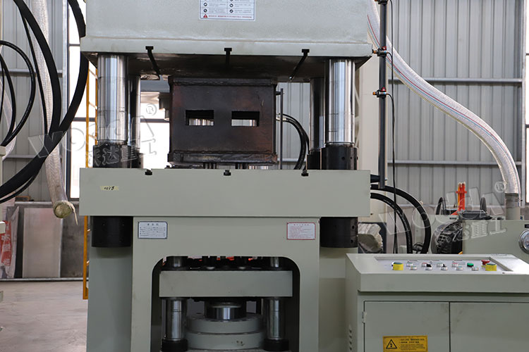 500噸(dun)液壓(ya)機液(ye)壓墊(nian)(多頂(ding)杆) 500噸(dun)液壓(ya)機液(ye)壓墊(nian)(多頂(ding)杆)