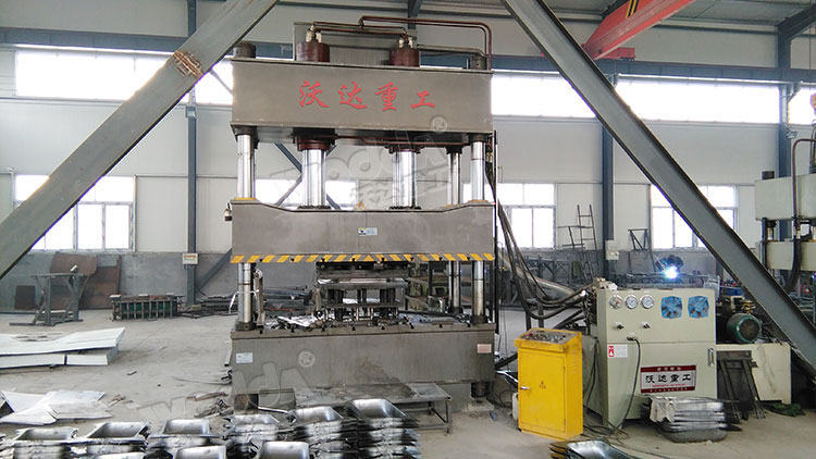 不鏽(xiu)鋼水(shui)槽拉(la)伸液(ye)壓機(ji)