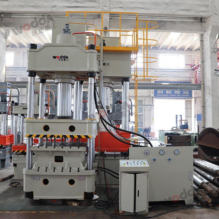 315噸四柱(zhu)拉伸機(ji) 315噸四柱(zhu)拉伸機(ji)