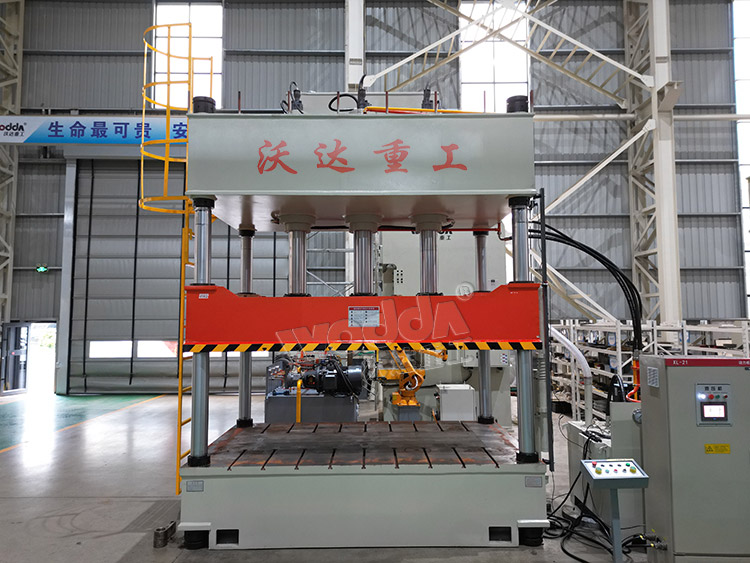 315噸四(si)柱液壓機(ji)