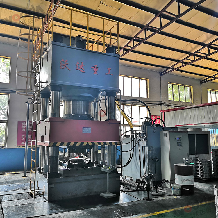 2000噸汽(qi)車離(li)合器(qi)殼體(ti)拉伸(shen)液壓(ya)機