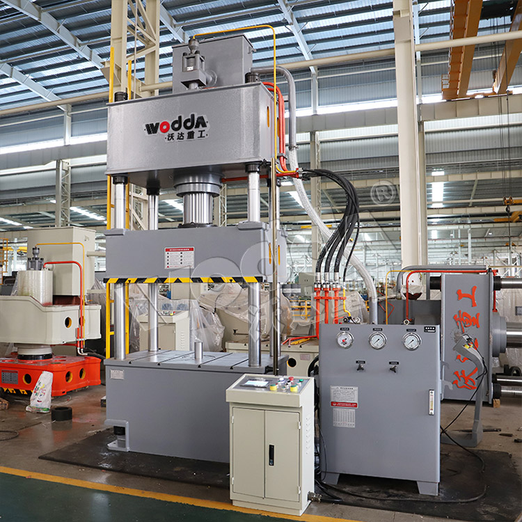 200噸标準(zhun)型四柱(zhu)拉伸液(ye)壓機