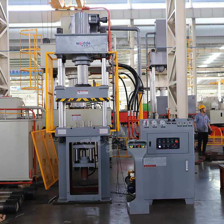 100噸拉伸(shen)機車間(jian)現貨