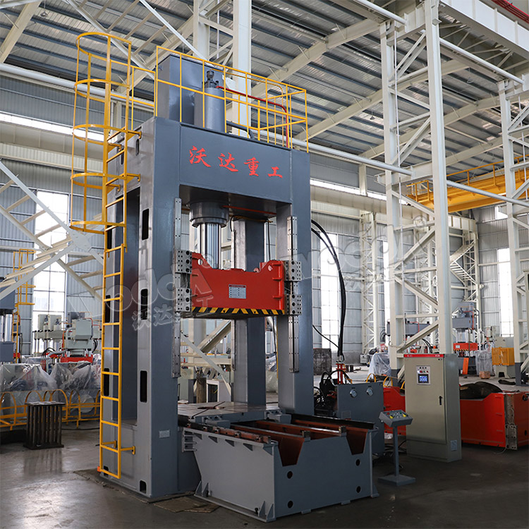 250噸框(kuang)架式(shi)液壓(ya)機帶(dai)移動(dong)工作(zuo)台