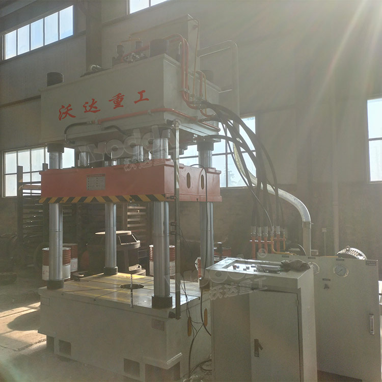 315噸(dun)封頭(tou)拉伸(shen)機 315噸(dun)封頭(tou)拉伸(shen)機