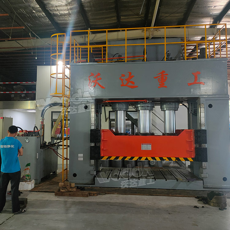 1000噸(dun)薄闆(pan)拉伸(shen)液壓(ya)機 1000噸(dun)薄闆(pan)拉伸(shen)液壓(ya)機