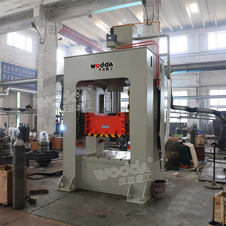 200噸(dun)框架(jia)式薄(bao)闆拉(la)伸機(ji) 200噸框(kuang)架式(shi)薄闆(pan)拉伸(shen)機