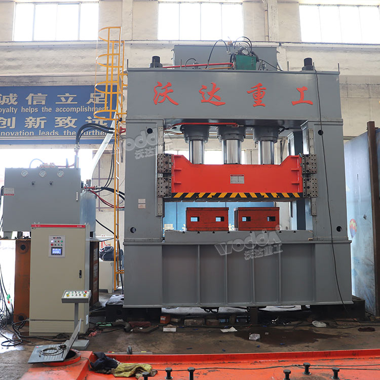 1000噸框(kuang)架式液(ye)壓機車(che)間現貨(huo)