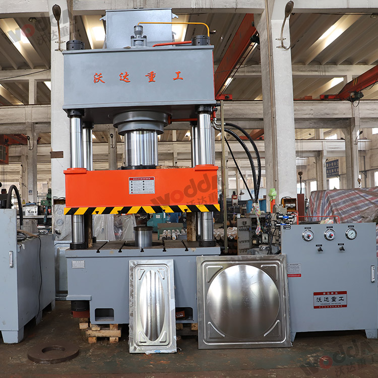 400噸(dun)四柱拉(la)伸液壓(ya)機（不鏽(xiu)鋼水箱(xiang)拉伸機(ji)）