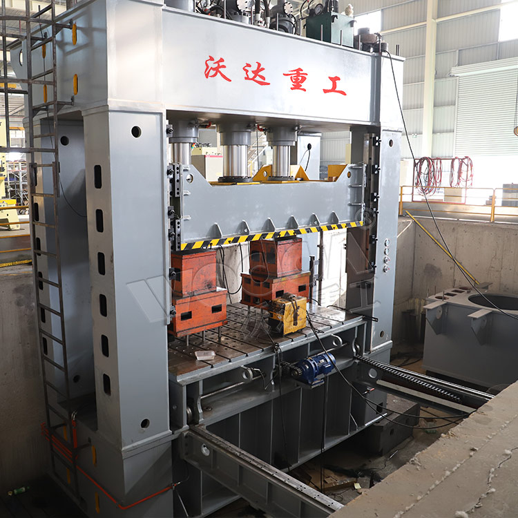 630噸框(kuang)架式液壓(ya)機車間實(shi)拍圖 630噸框(kuang)架式液壓(ya)機車間實(shi)拍圖