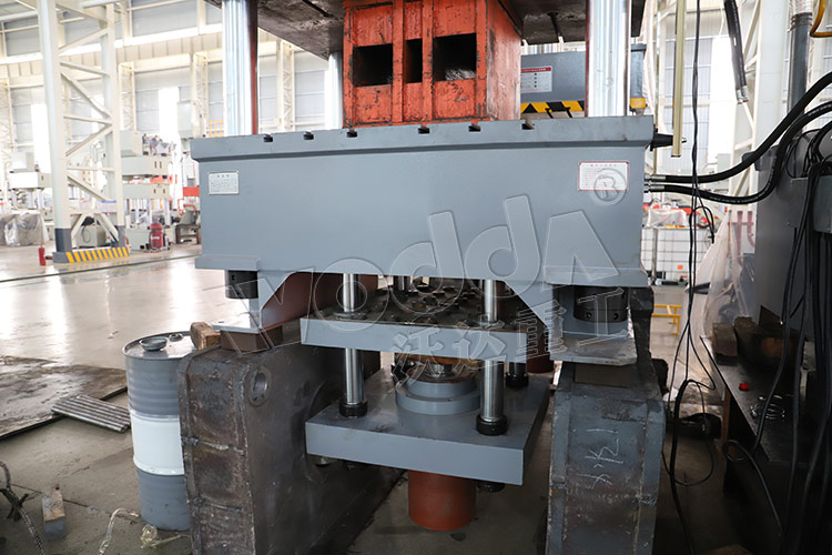 液(ye)壓墊多(duo)頂杆