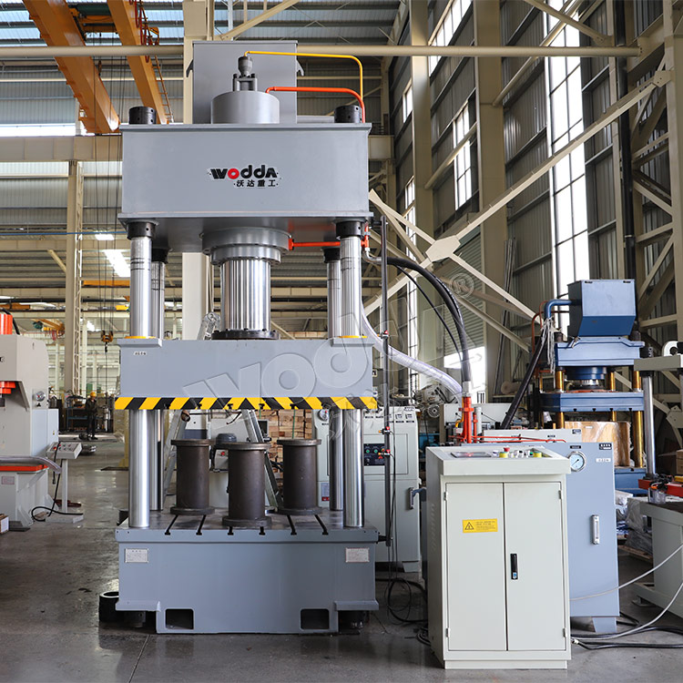 國标(biao)315噸四(si)柱液(ye)壓機(ji) 國标(biao)315噸四(si)柱液(ye)壓機(ji)