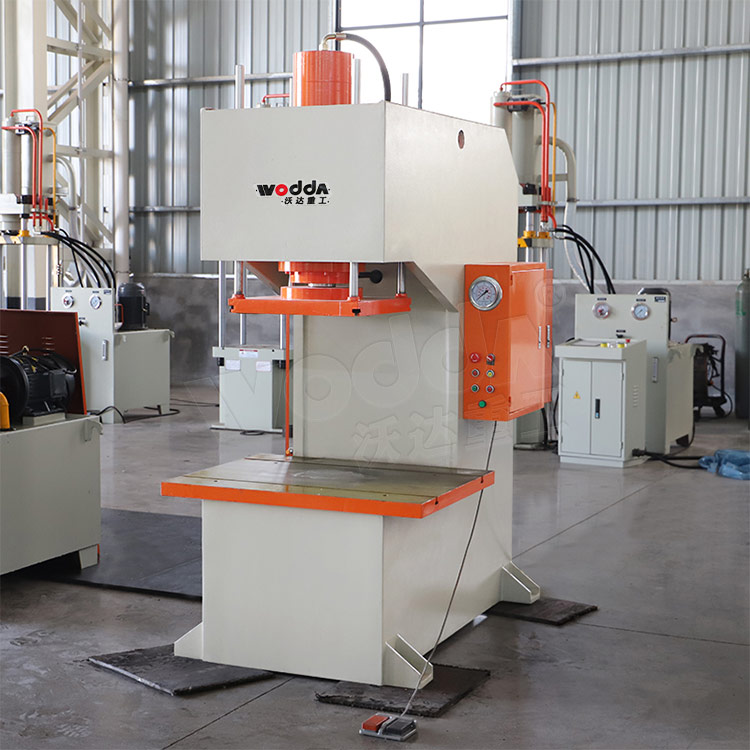 C型63噸(dun)單柱(zhu)液壓(ya)機