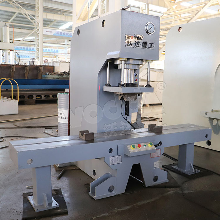 63噸(dun)單臂(bi)長軸(zhou)校直(zhi)液壓(ya)機