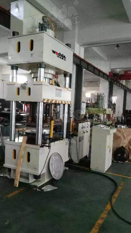 拉(la)伸消防水(shui)帶纏繞機(ji)側闆壓力(li)機