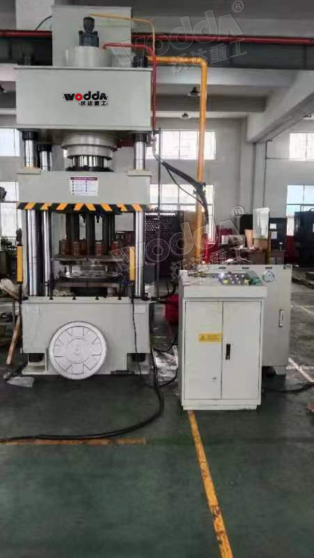 315噸拉伸(shen)液壓機