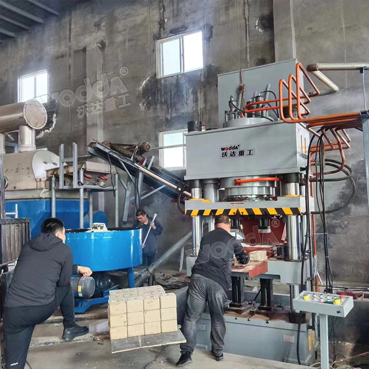 630噸鹽(yan)磚機 630噸(dun)鹽磚機(ji)