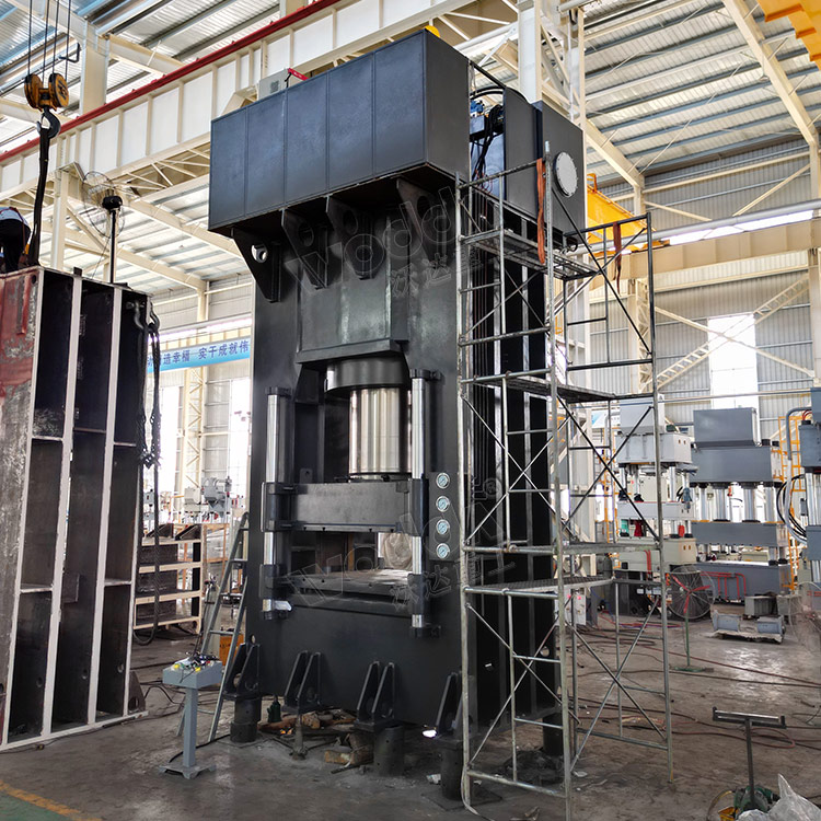 1800噸(dun)框架式(shi)油壓機(ji) 1800噸框架(jia)式油壓(ya)機